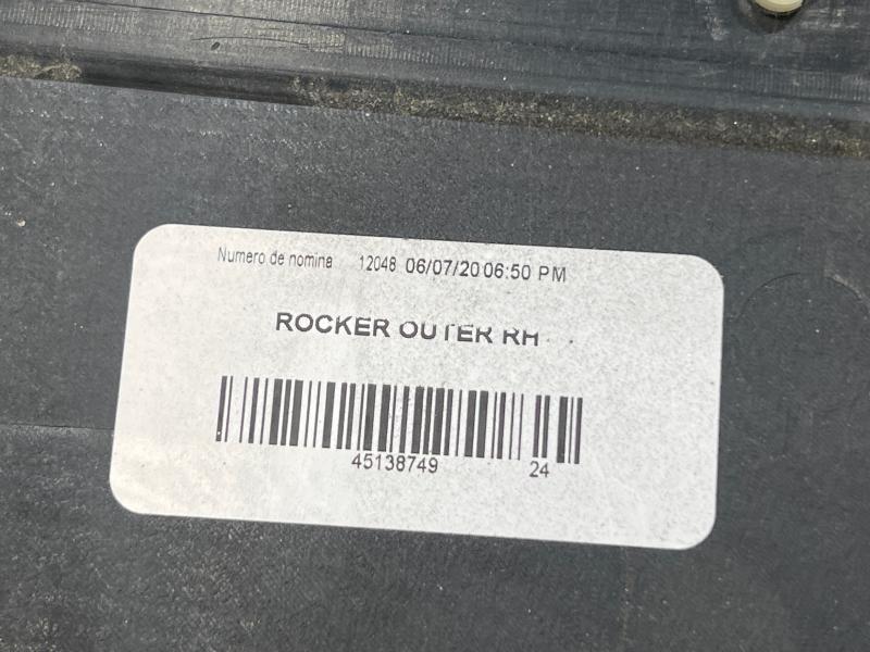 2020 GMC Terrain Rocker Moulding