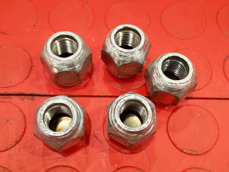 2018 Nissan Rogue Sport Lug Nuts