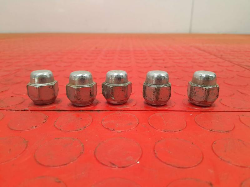 2018 Nissan Rogue Sport Lug Nuts