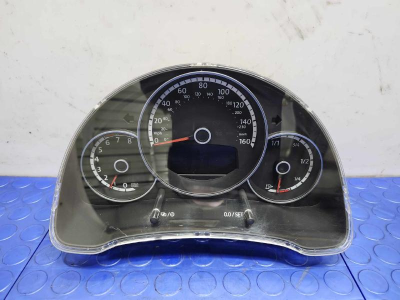 2013 Volkswagen Beetle Speedometer