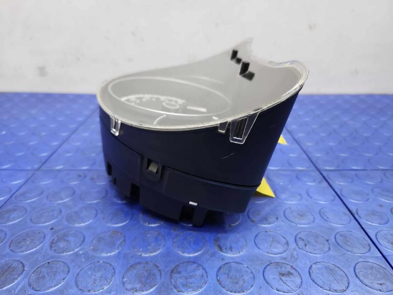 2013 Volkswagen Beetle Speedometer
