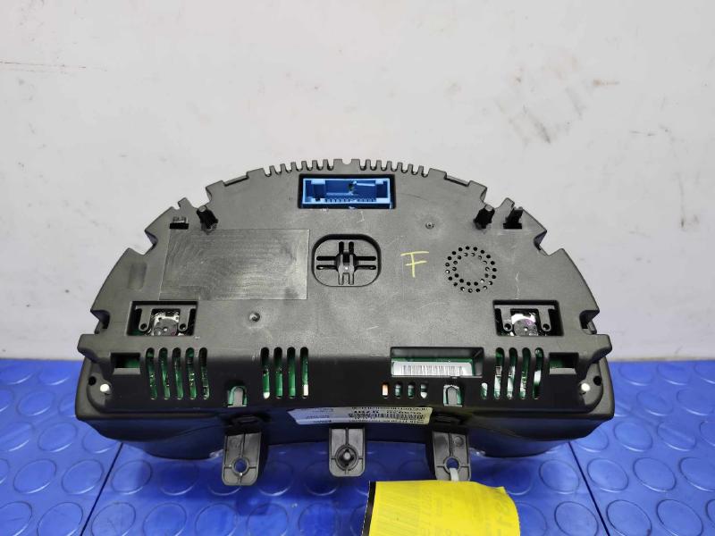 2013 Volkswagen Beetle Speedometer