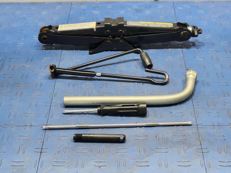 2016 Audi A3 Jack Assembly