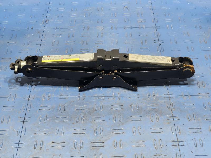 2016 Audi A3 Jack Assembly