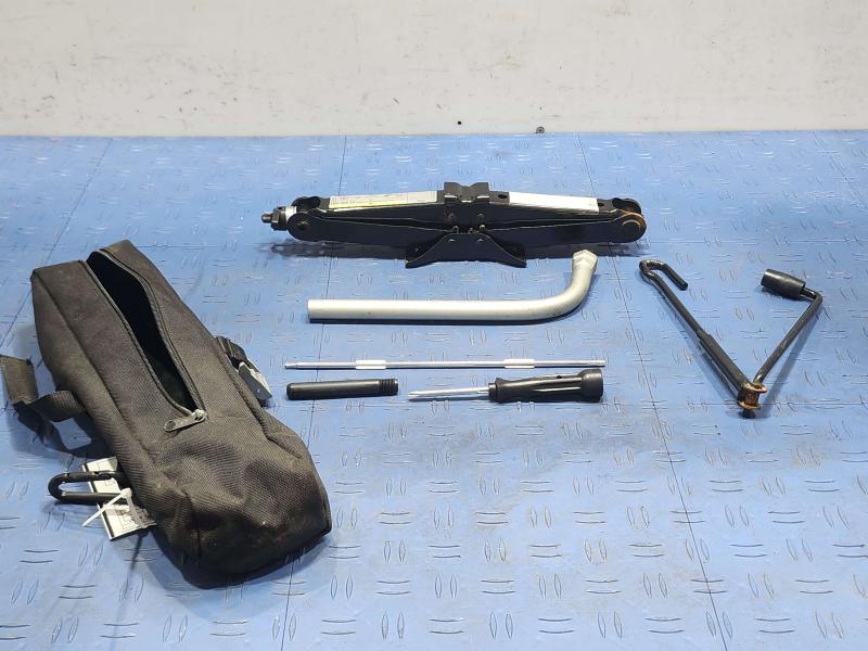 2016 Audi A3 Jack Assembly