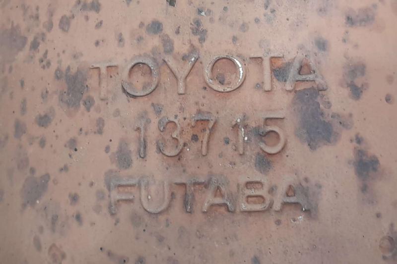 2012 - 2017 Toyota Prius V 1.8L Rear Exhaust Muffler OEM 1743037480