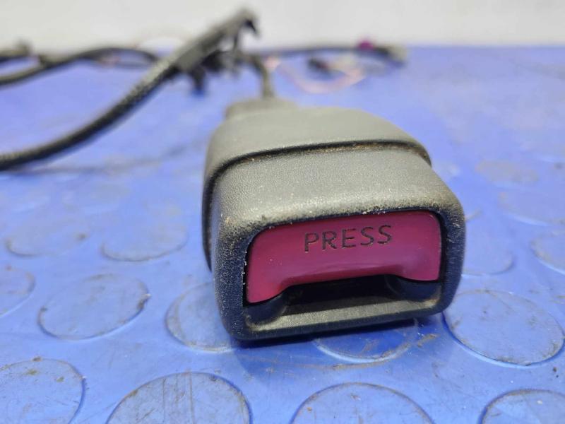 2013 Lexus GS 350 Front Seat Belt
