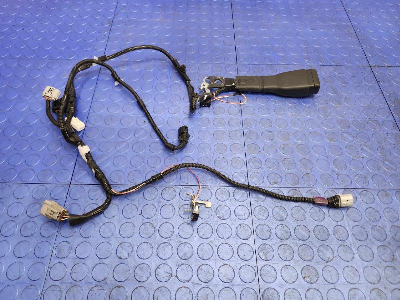 2013 Lexus GS 350 Front Seat Belt