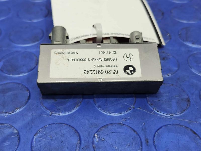 2003-2008 BMW Z4 FM Radio Antenna Amplifier Module Genuine OEM 65206912243