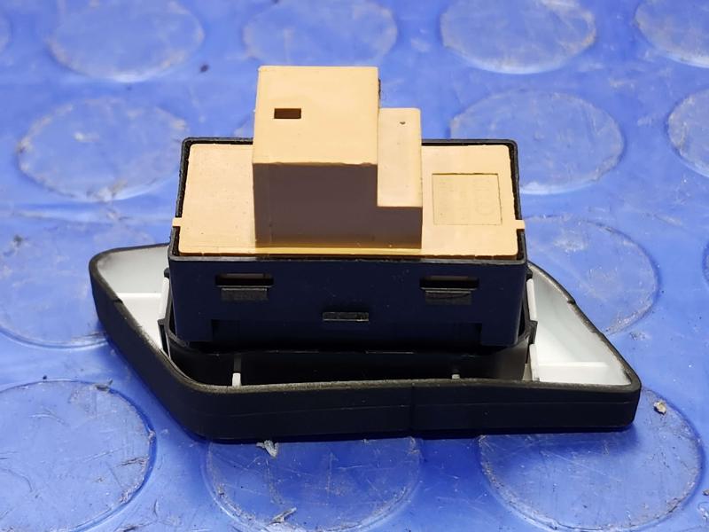 2017-2018 Audi A4 Driver Door Lock Control Switch Genuine OEM 8W19621075PR