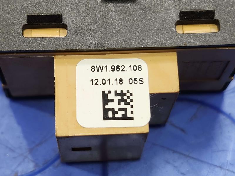 2017-2018 Audi A4 Driver Door Lock Control Switch Genuine OEM 8W19621075PR