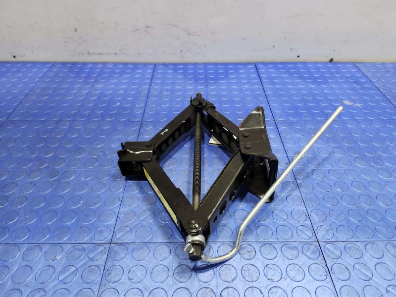 2020 Land Rover Discovery Sport Jack Assembly