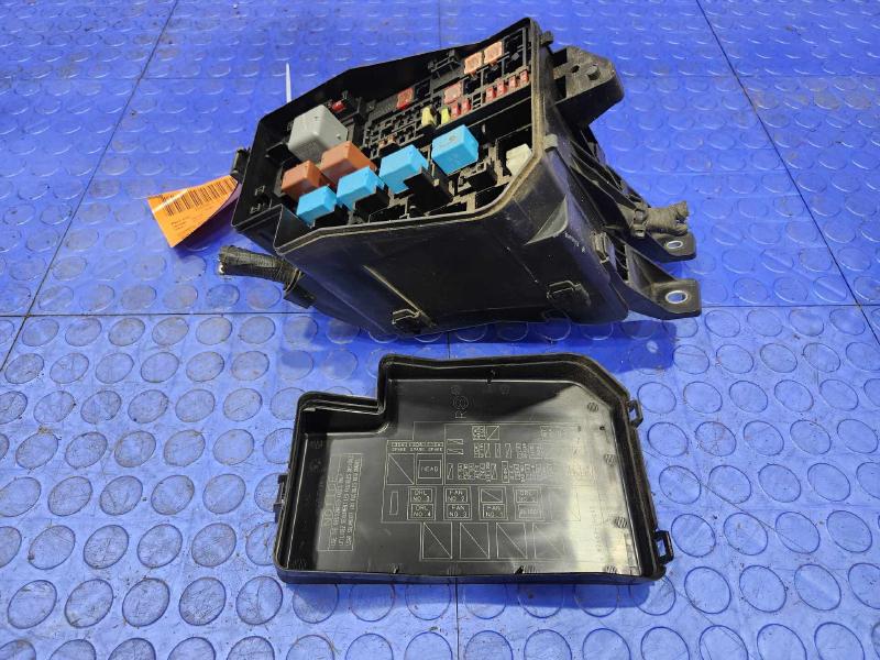 2010 Toyota RAV4 Engine Fuse Box