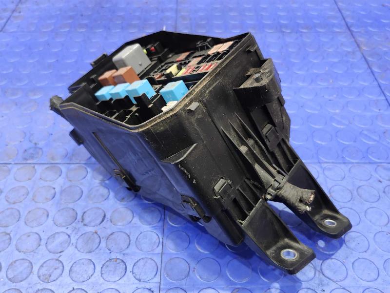 2010 Toyota RAV4 Engine Fuse Box