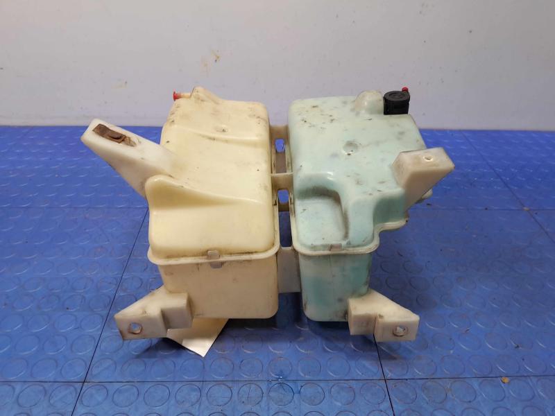 2005 Ford Explorer Washer Bottle