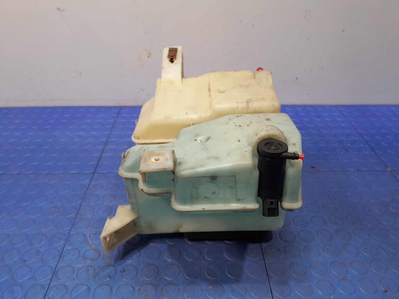 2005 Ford Explorer Washer Bottle