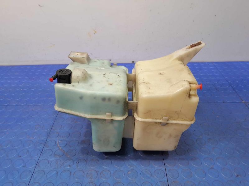 2005 Ford Explorer Washer Bottle