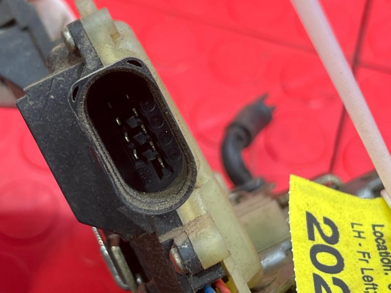 1998 Porsche Boxster Front Door Latch