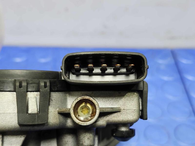 2013-2018 Hyundai Santa Fe Windshield Wiper Motor Genuine OEM 981102W000