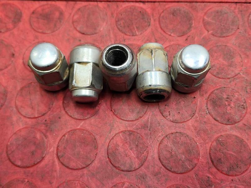 2014 Honda CR-V Lug Nuts