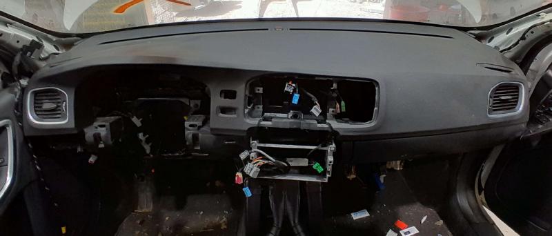 2012 Volvo XC60 Dash Panel