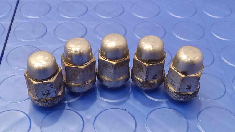 2008 Chevrolet Impala Lug Nuts