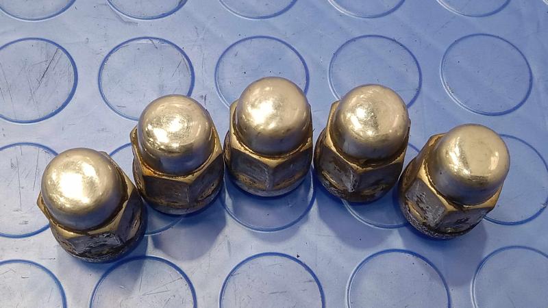 2008 Chevrolet Impala Lug Nuts