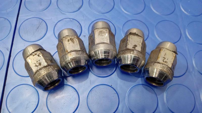 2008 Chevrolet Impala Lug Nuts