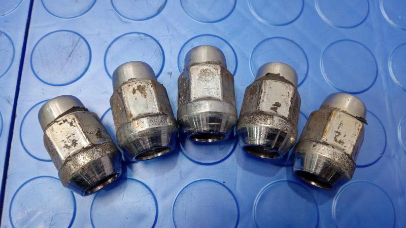 2008 Chevrolet Impala Lug Nuts