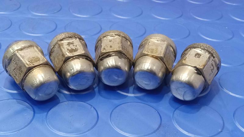 2008 Chevrolet Impala Lug Nuts