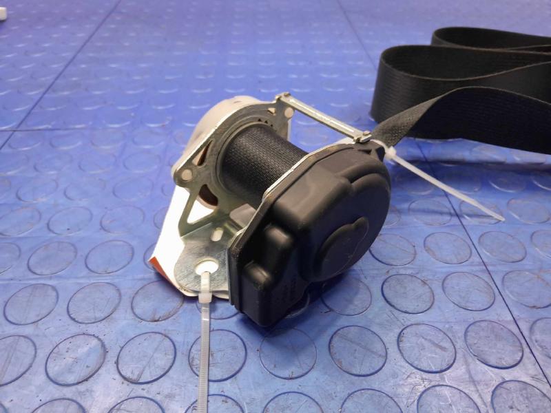2014 Nissan Versa Rear Seat Belt