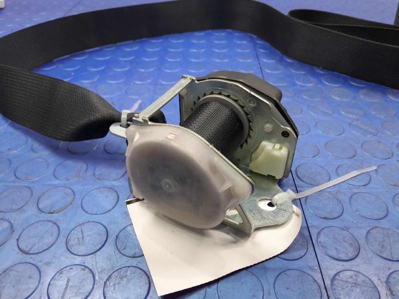 2014 Nissan Versa Rear Seat Belt