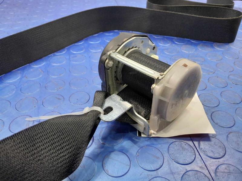 2014 Nissan Versa Rear Seat Belt