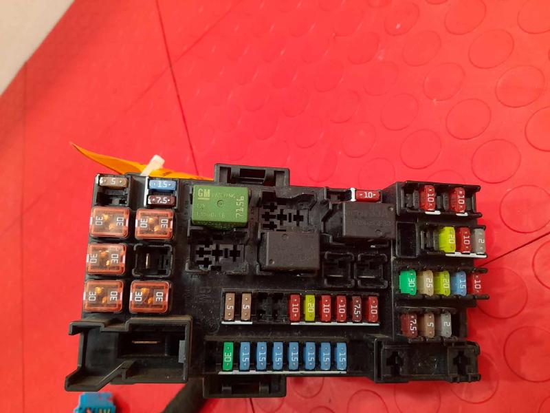 2019-2020 Buick Encore Cabin Fuse Box Junction Block OEM 42652953