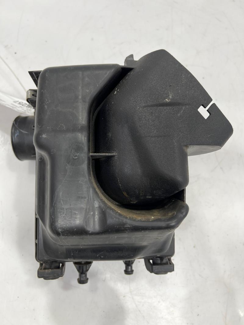 2013 - 2019 Nissan Sentra 1.8L Air Cleaner Box Assembly OEM 165003RC2A
