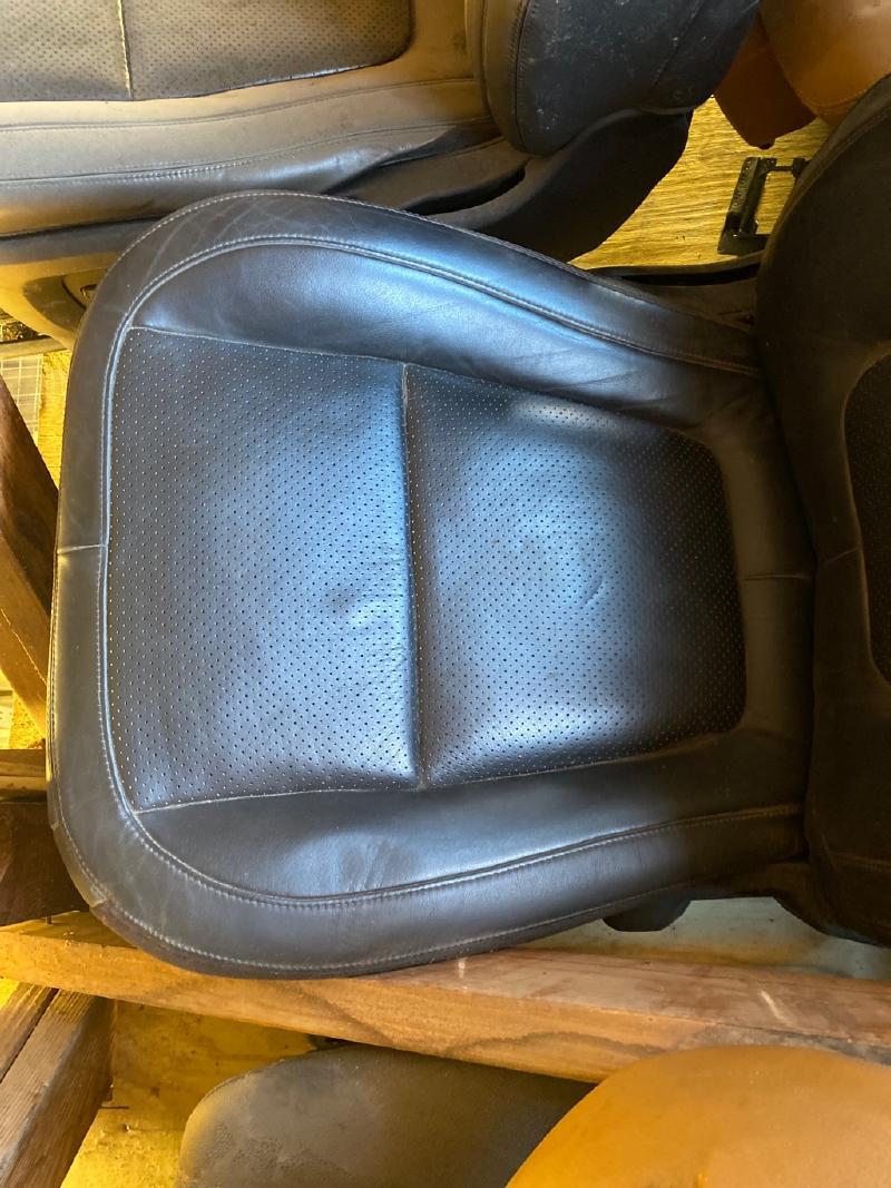 2011 Jaguar XF Front Seat