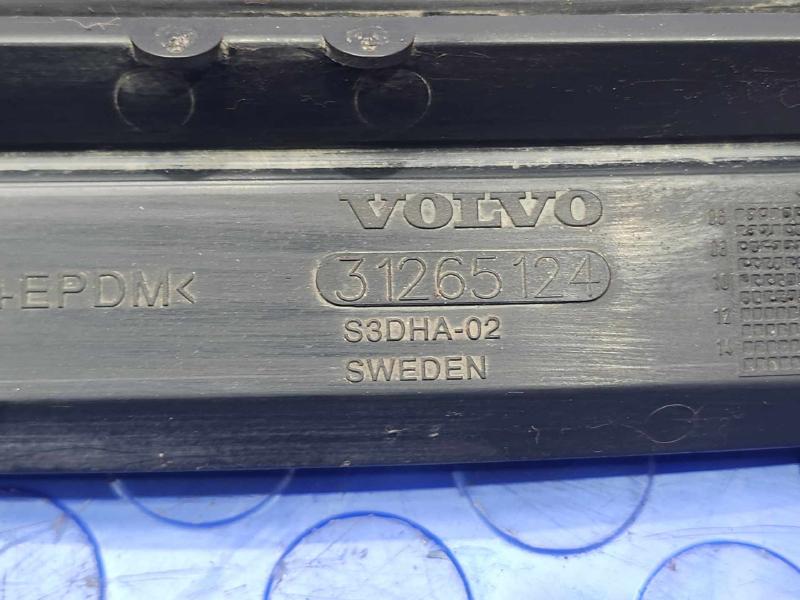 2010-2017 Volvo XC60 Lower Radiator Core Support Tie Bar Genuine OEM 31368100