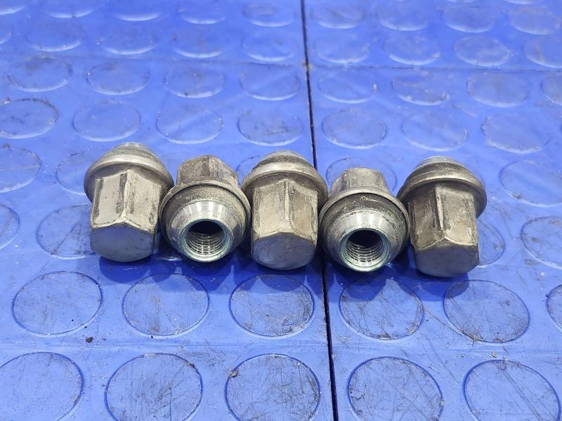 2017 Chevrolet Malibu Lug Nuts