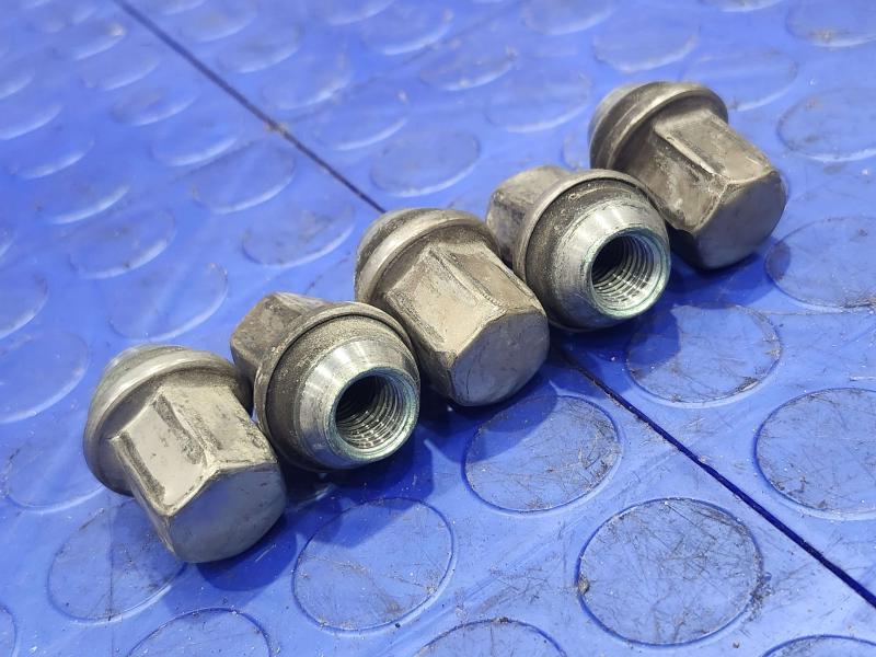 2017 Chevrolet Malibu Lug Nuts