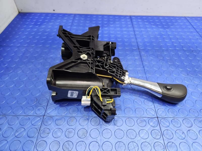 2016 Nissan Rogue Floor Shifter