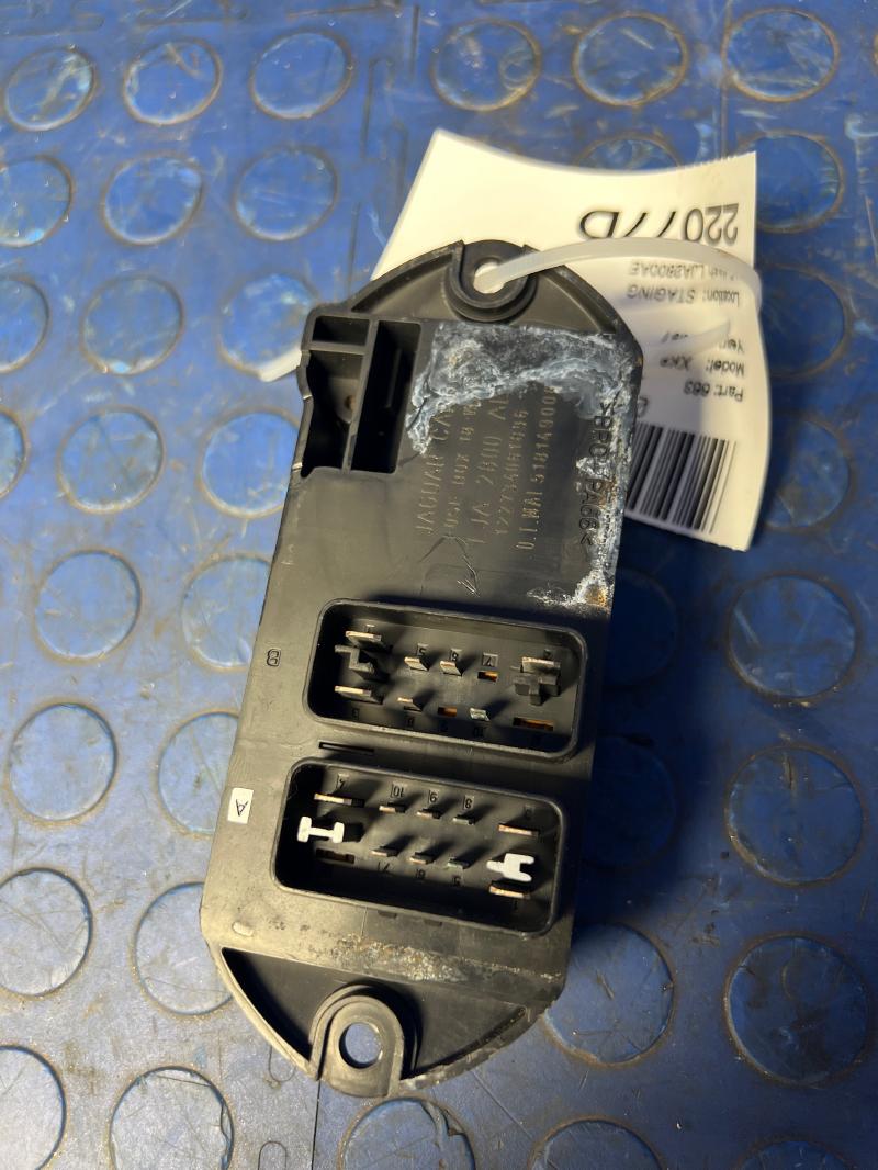 1997 Jaguar XK8 Cabin Fuse Box