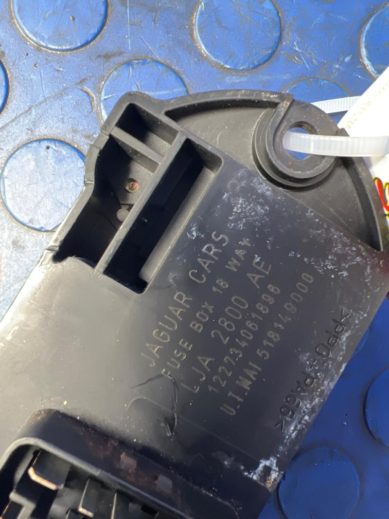 1997 Jaguar XK8 Cabin Fuse Box