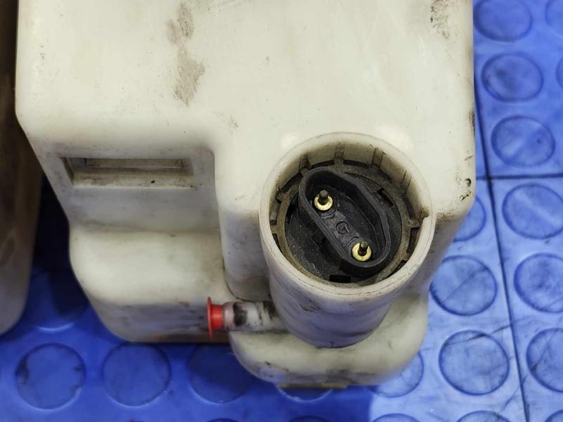 1995 Ford F-150 Washer Bottle