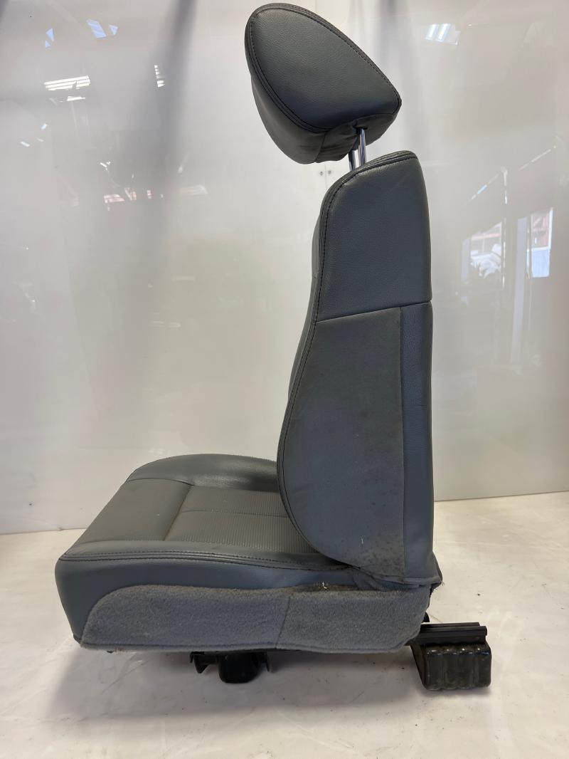 2011 Ford F-150 Front Seat