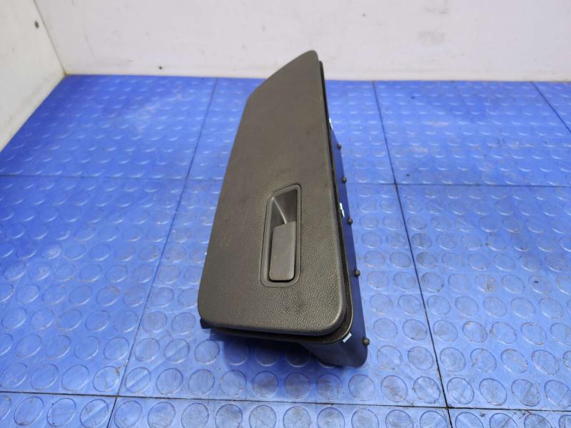 2016 Kia Sedona Glove Box