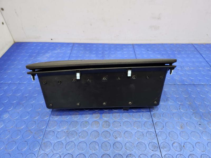 2016 Kia Sedona Glove Box