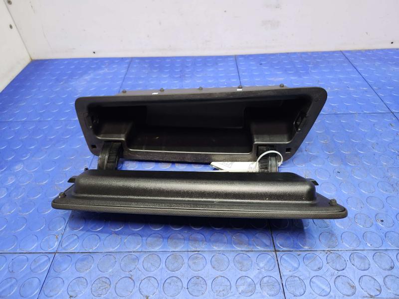 2016 Kia Sedona Glove Box