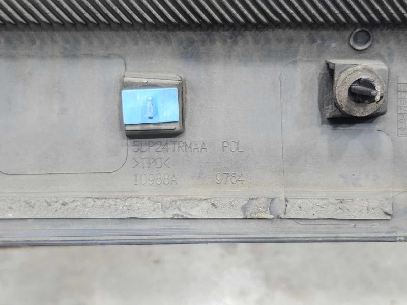 2018 Jeep Compass Front Door Moulding
