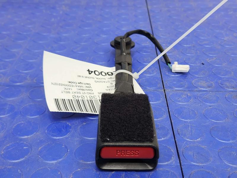 2019 Nissan Titan Front Seat Belt