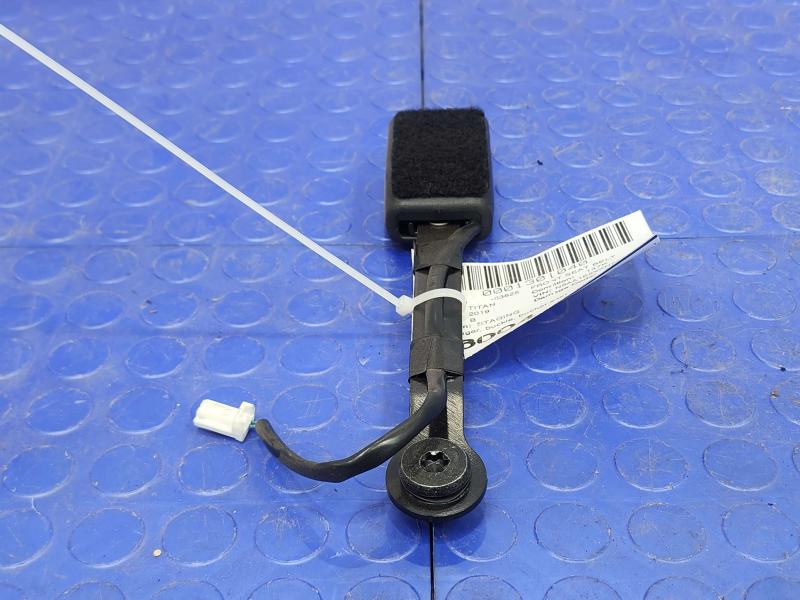 2019 Nissan Titan Front Seat Belt
